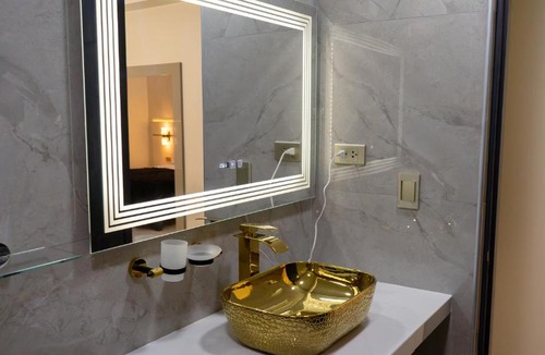 Vista Alegre House | Hostal VROSSE