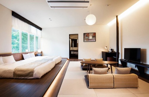 Karuizawa Hotel | Hotel ∙ HOTEL KARUIZAWA CROSS