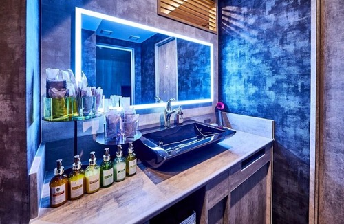 Kabukicho Hotel | Hotel BaliAn Resort Shinjuku Glamping - Adults Only