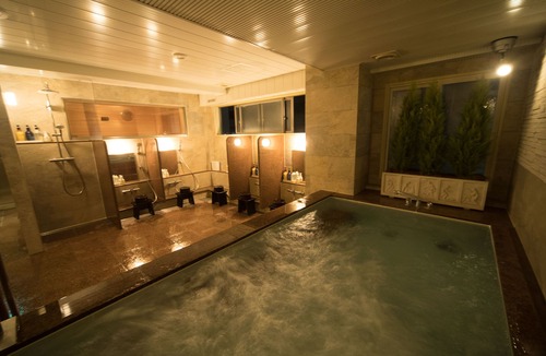 Suita Hotel | Hotel Claiton Esaka