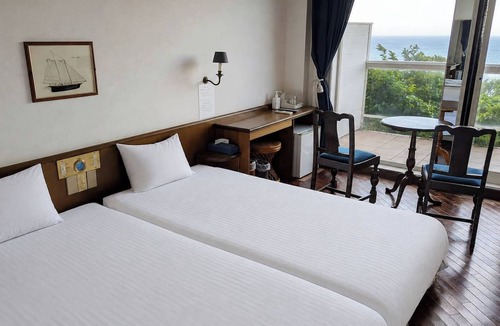 Kakisaki Hotel | Hotel Cliffside