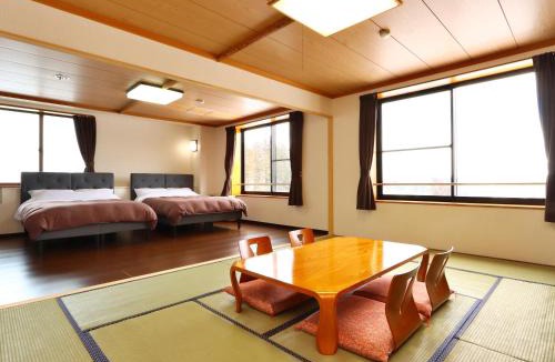 Yudanaka Shibu Onsen Hotel | Hotel Omodaka