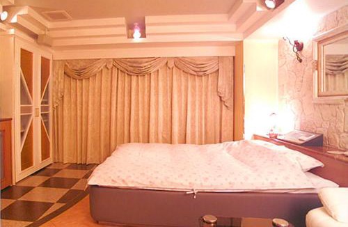 Kita Ward Hotel | Hotel Queen's Court -ホテル クインズコート-