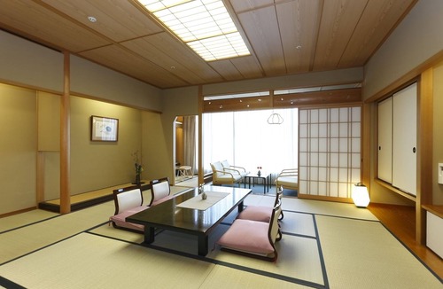Takarazuka House | Hotel Wakamizu
