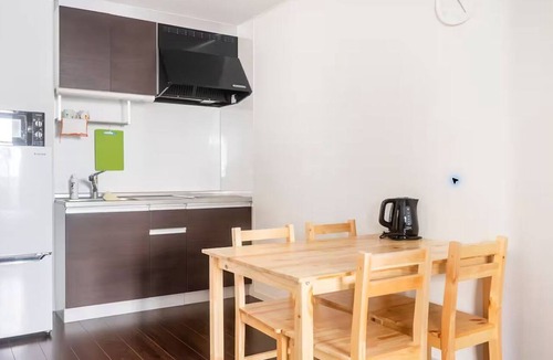 Minami Apartment | House Nozomi 102 | Nearest: JR Katsuragawa | 33㎡ 2DK | Parking & Pets