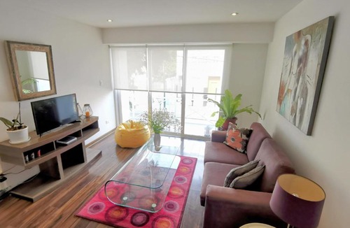 Barranco Apartment | Iluminado y moderno flat en centro de Barranco- Cozy & modern flat in centric Barranco