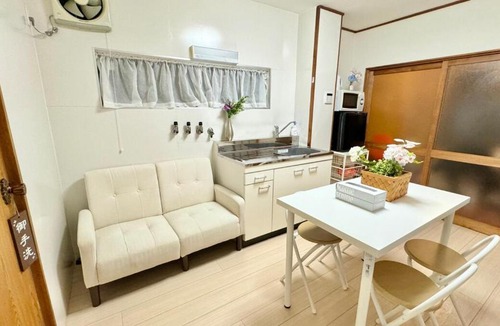 Ikuno Apartment | Japanese Western 2 Bedroom - 5 Min from Teradacho Station - Sleeps 5