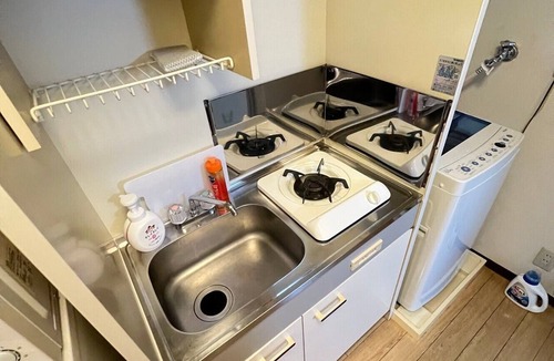 Karasuma Apartment | [Kyoto City Center] Free Wi-Fi and Automatic Door Locks! An affordable stay in Kyoto, featuring a comfortable corner room on a higher floor. It also offers easy access to Kiyomizu-dera, Kinkaku-ji, Ginkaku-ji, and other attractions.