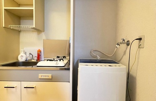 Karasuma Apartment | [Kyoto City Center] Free Wi-Fi and Automatic Door Locks! An affordable stay in Kyoto, featuring a comfortable corner room on a higher floor. It also offers easy access to Kiyomizu-dera, Kinkaku-ji, Ginkaku-ji, and other attractions.