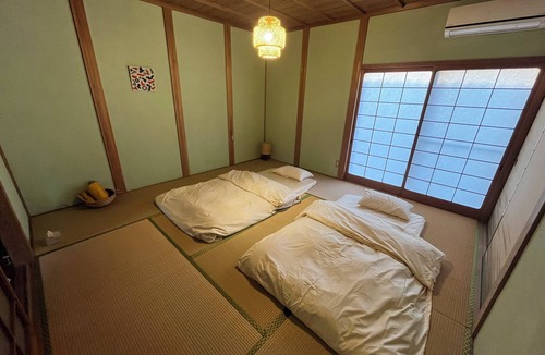 Mitoyo Bed & Breakfast | B&B with organic continental breakfast in quiet rural area in Japan pet welcomed