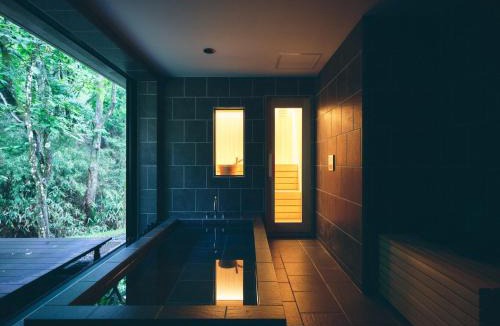 Hakone Villa | KAKOI雨音-AMANE- 森に浮かぶ120平米のvilla