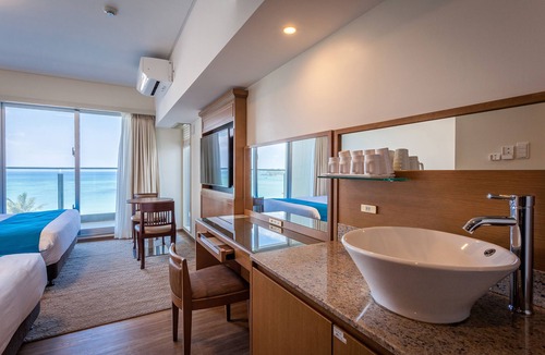 Nago Hotel | Kariyushi LCH Resort