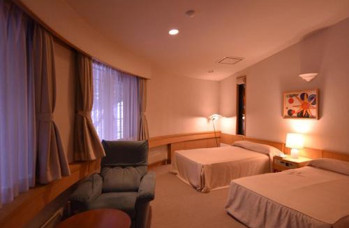 Kitasaku-gun Hotel | KARUIZAWA CLUB OF ART