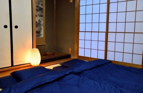 Karasumaoike House | Kasuian