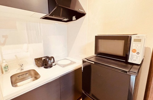 Matsuyama House | King room with office Mustsee for business use /Naha Okinawa