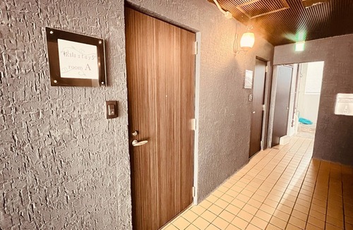 Matsuyama House | King room with office space 40 Mustsee for busi /Naha Okinawa