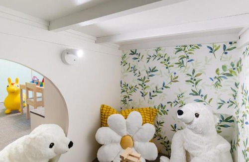 Ota Apartment | Kiryo Tama Riverside 100-inch theater and kids room where they can play