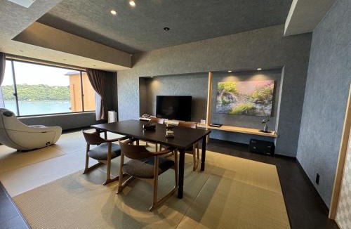 Toba Hotel | Kochoran