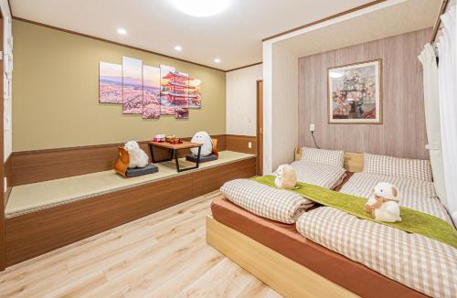 Nishikoiwa House | Koiwa Station Entire Villa Two Generation House with 1BR Cozy Apartment and 4BR Spacious Home Easy JR Access to Asakusa Skytree Shinjuku Shibuya Ueno and Narita Haneda Airport