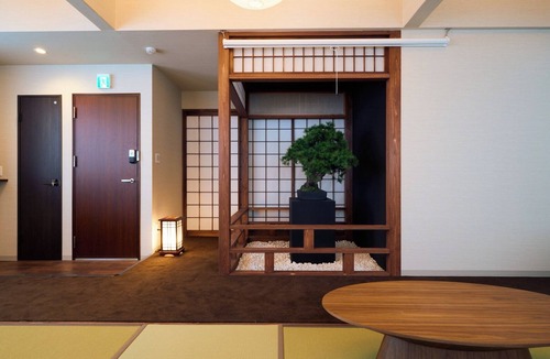 Minato House | KONJAKUSO Osaka TempozanSHOHAKU Pine Tree /Osaka Ōsaka