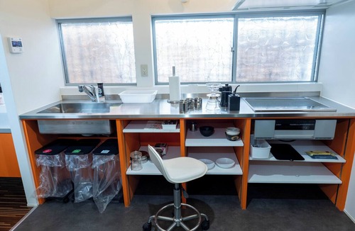 Ikuno Apartment | Korean Town Front/Sleeps 8/9 Min Walk to Tsuruhashi St/Direct Access to Namba