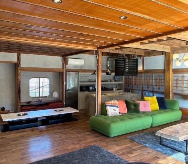 Fujikawaguchiko Villa | KURA YARD