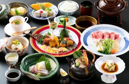 Yufuin Onsen Hotel | Kutsurogi-no-Yado Nanakawa