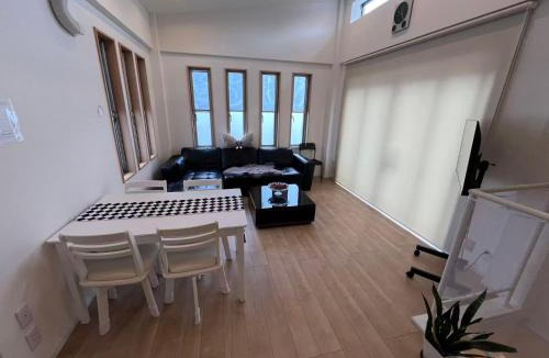 Shin-Osaka Apartment | Kuzakura