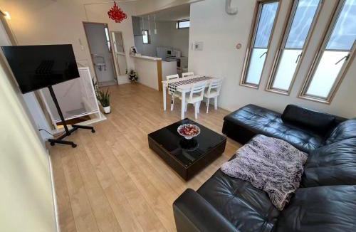 Shin-Osaka Apartment | Kuzakura