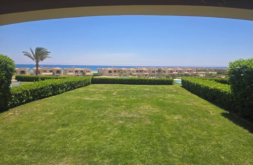 Ras Sudar Ski Chalet | Lavesta 6 Sea View Chalet Luxury with 3 bedrooms, 2 bathrooms & relaxing vibes.