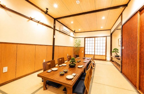 Nishinari Apartment | LEON RESORT HOTEL Max14 people 3min from Namba Station 7min Shinsaibashi 13 min Umeda Best location in Osaka Entire building for private use Tsurumibashi Hanazonocho USJ large family 最大14名 難波 心斎橋 鶴見橋 花園町 大阪観光