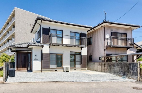 Doki Cho Higashi Apartment | Liendepremierすみれ 3LDK 1棟貸切の宿 四国水族館や丸亀城まで車で8分以内