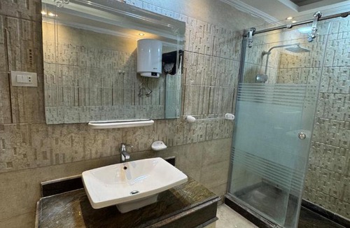 Ash-Sharq Apartment | Lighthouse Marina View Apartment