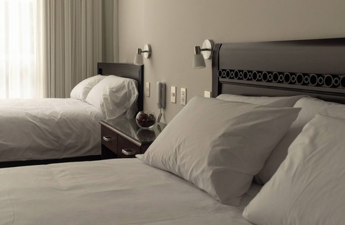 Leuro Hotel | Lima Host