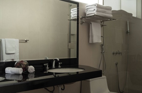 Leuro Hotel | Lima Host