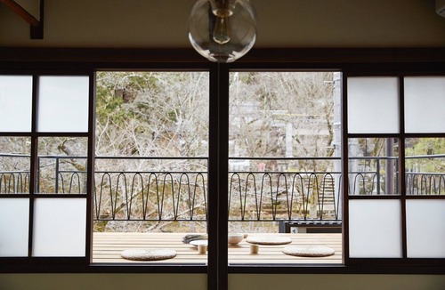 Hida Takayama Onsen House | Limited to one group per day A 100yearold traditional Japanese house Solid wood flooring and pl/Takayama Gifu