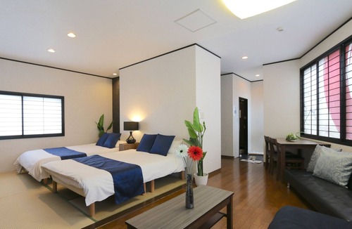 Nakazakicho Apartment | [Liz3] Walking distance from Umeda Osaka Station!50㎡ With parking! Accommodates 7 people / 1 minute walk from Nakazakicho Station