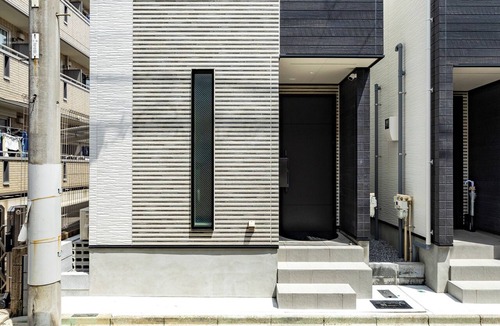 Sumida House | Located 650 meters from Tokyo Skytree, with direct access from Narita and Haneda Airports. A two-story single-family home that accommodates up to 7 guests. A 4-minute walk from the nearest station.