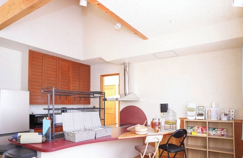 Toyako House | Located right next to JR Toya Station Flower Hous/Abuta District Hokkaidō