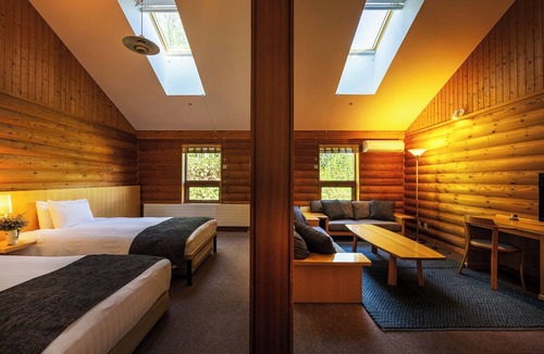 Iwamizawa Hotel | Loghotel The Maplelodge