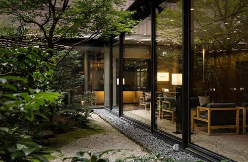 Karasumaoike Hotel | Loisir Hotel Classic Garden Kyoto Sanjo