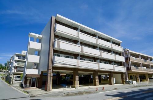 Okinawa Hotel | Luana Lea Karate Kaikan Mae