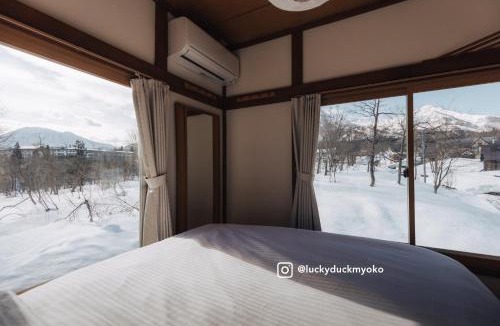 Akakura Onsen House | Lucky Duck Cabin Myoko