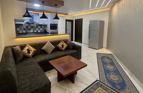 Al-Manasrah Ski Chalet | Luxurious Chalet with Pool View in Porto Said Resor