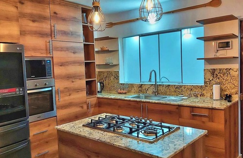 Chancay House | Luxury 2BR/2BA w/Jacuzzi - Walk to Beach & Castle