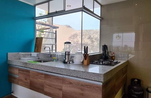 Ica Apartment | Luxury Apt w/Rooftop Pool & City Views, Ica