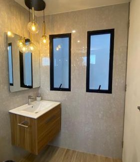 Tacna Apartment | Luxury Downtown Tacna Apartment with Bathtub