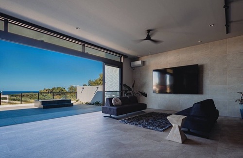 Maeda Villa | Luxury Villa Maeda 2