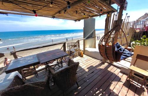 Mancora House | Máncora Hostel Restocafebar