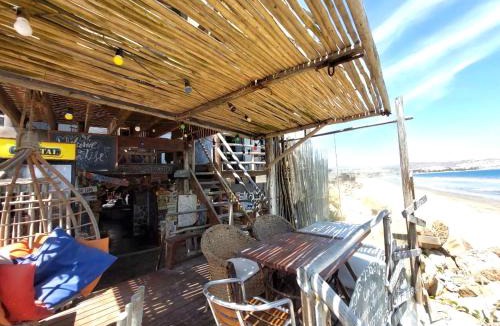 Mancora House | Máncora Hostel Restocafebar
